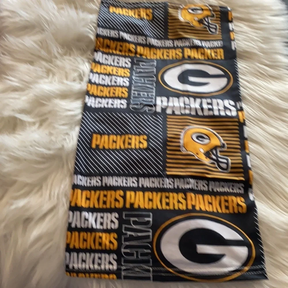 New without tags Green Bay Packers face covering